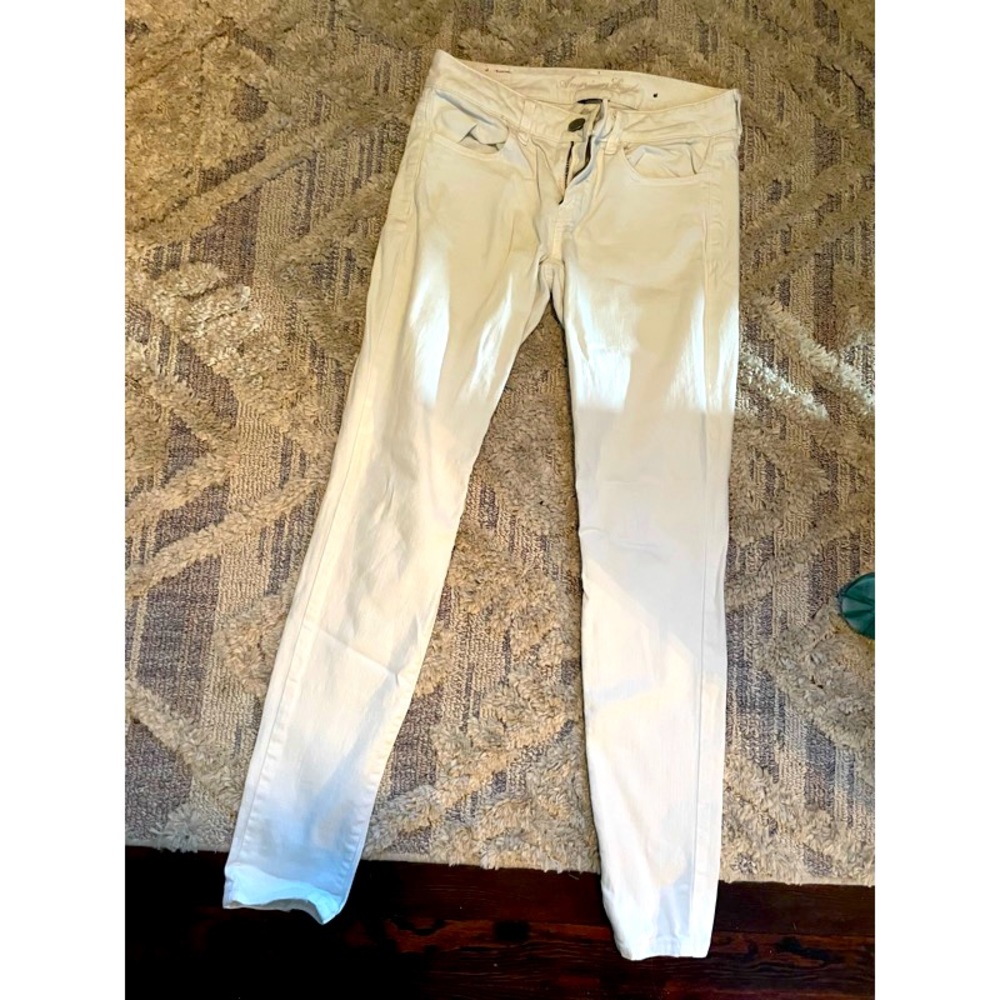 American Eagle White Denim size 4 EUC